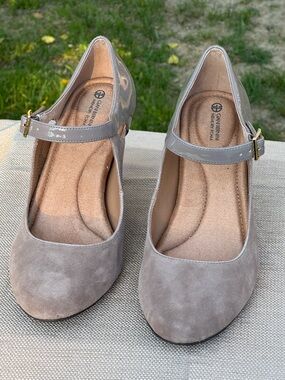 Giani Bernini Leather/Suede Taupe Mary Jane Pumps
